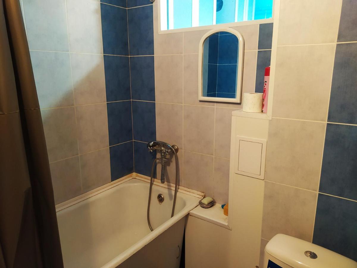 1-Комн. Квартира В Центре Возле Козак Палаца! Zaporizhia Extérieur photo
